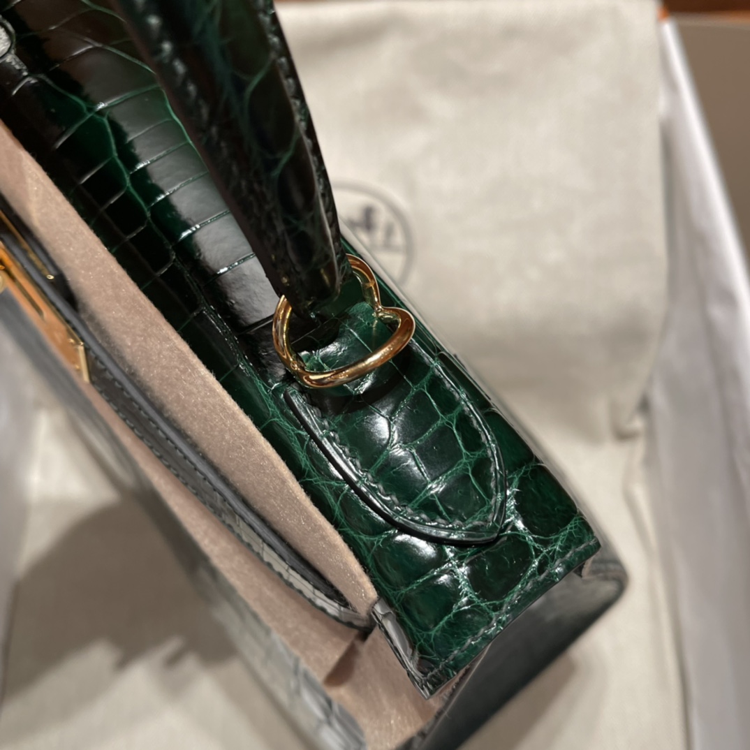 에르메스 켈리백28 그린 금장 샤이니 악어가죽